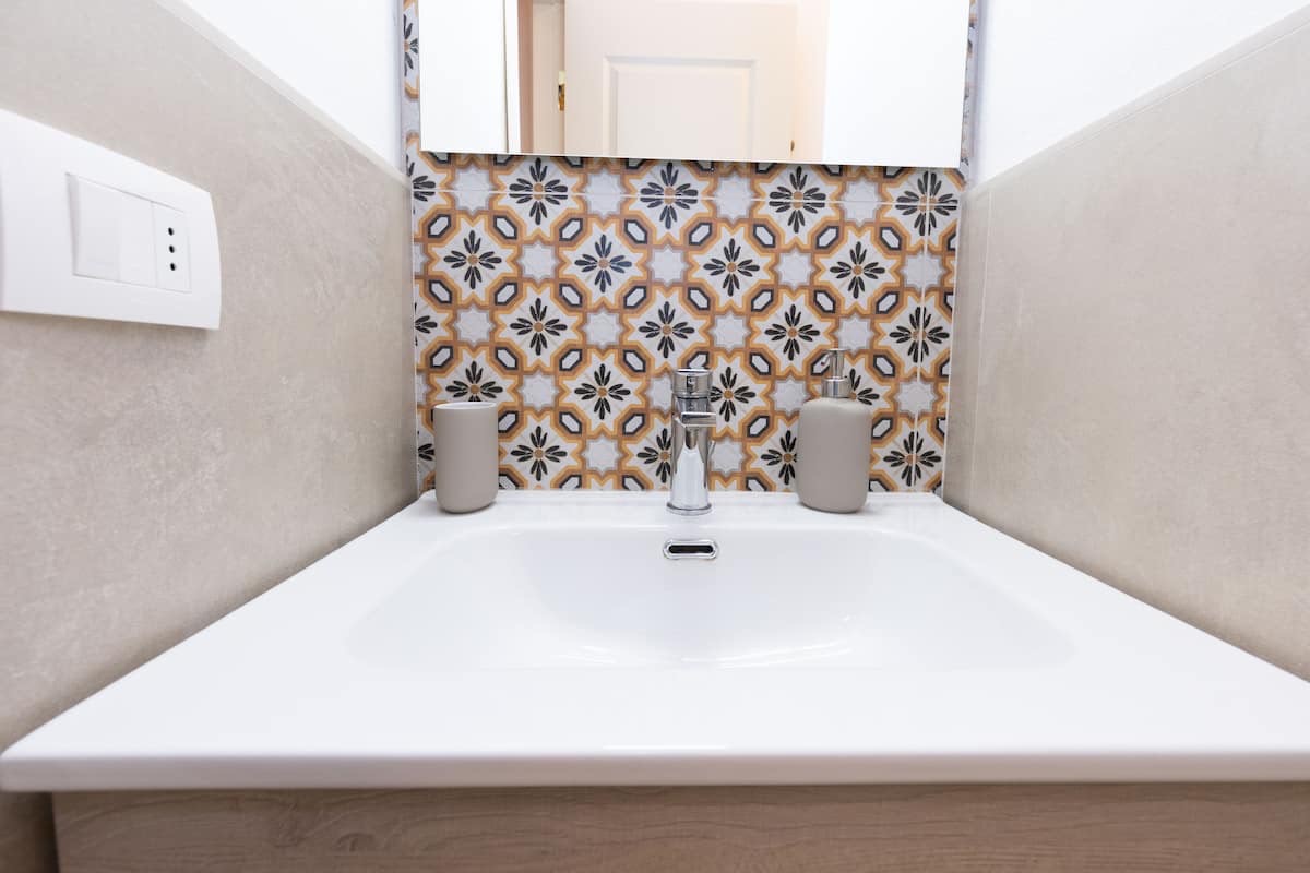 Detail of the traditional-style tiled sink